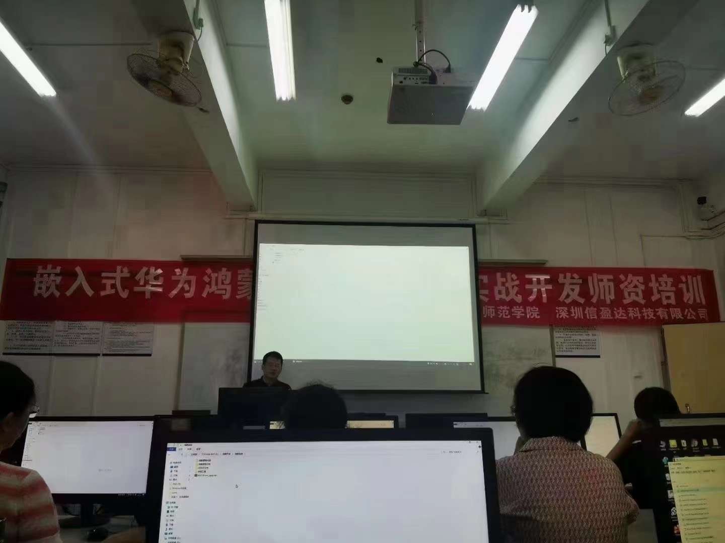 9fa1fde2c7c0179357e5d651344b7adf.jpg