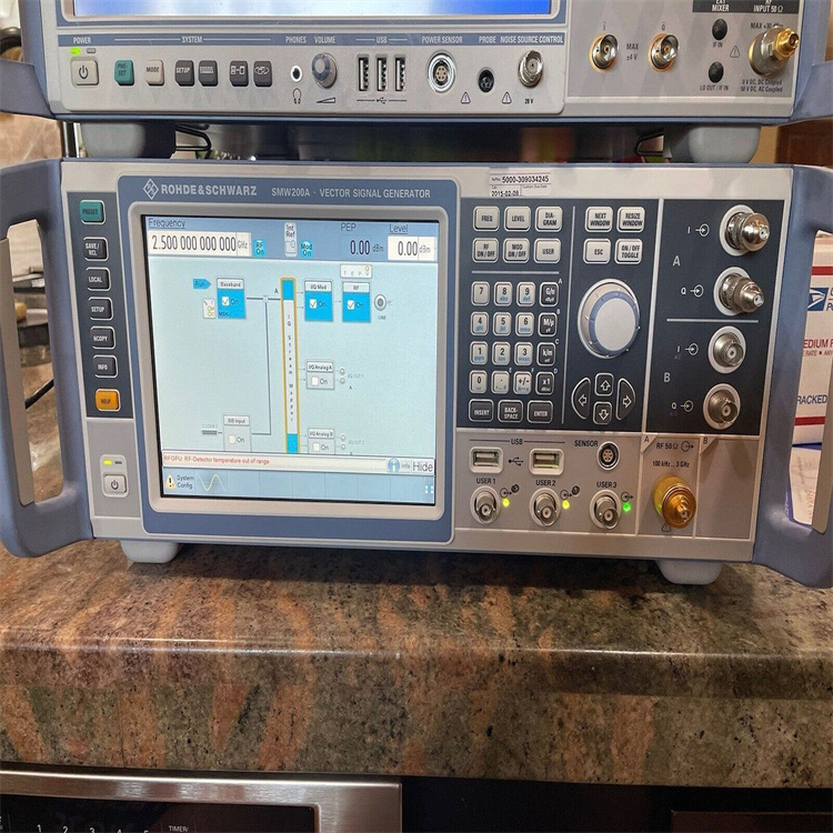 SMW200A-4.jpg