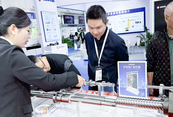 滚珠丝杆2.jpg