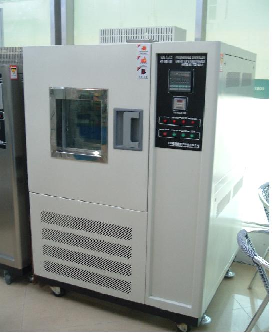 TOS831A按键式恒温恒湿箱实物图.JPG