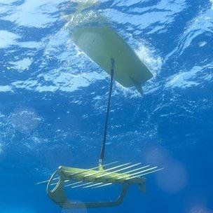 机器人太平洋畅游5900公里打破世界纪录（且到达海洋的最深点马里亚纳海沟）