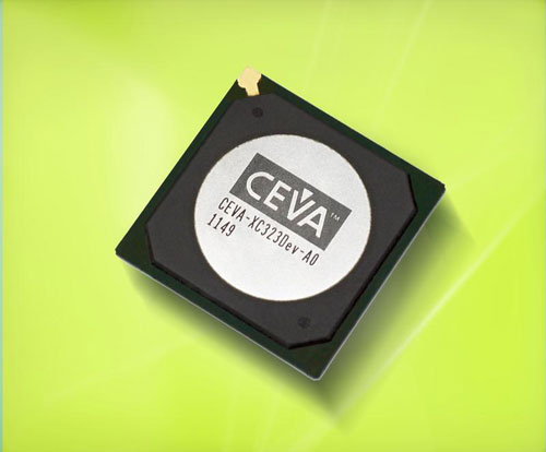 100.-CEVA-XC323_Dev_Chip.jpg